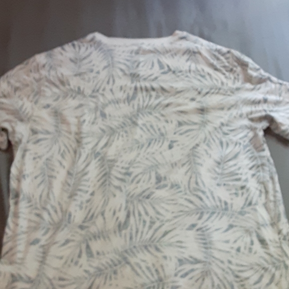 Tshirt - Picture 2 of 2